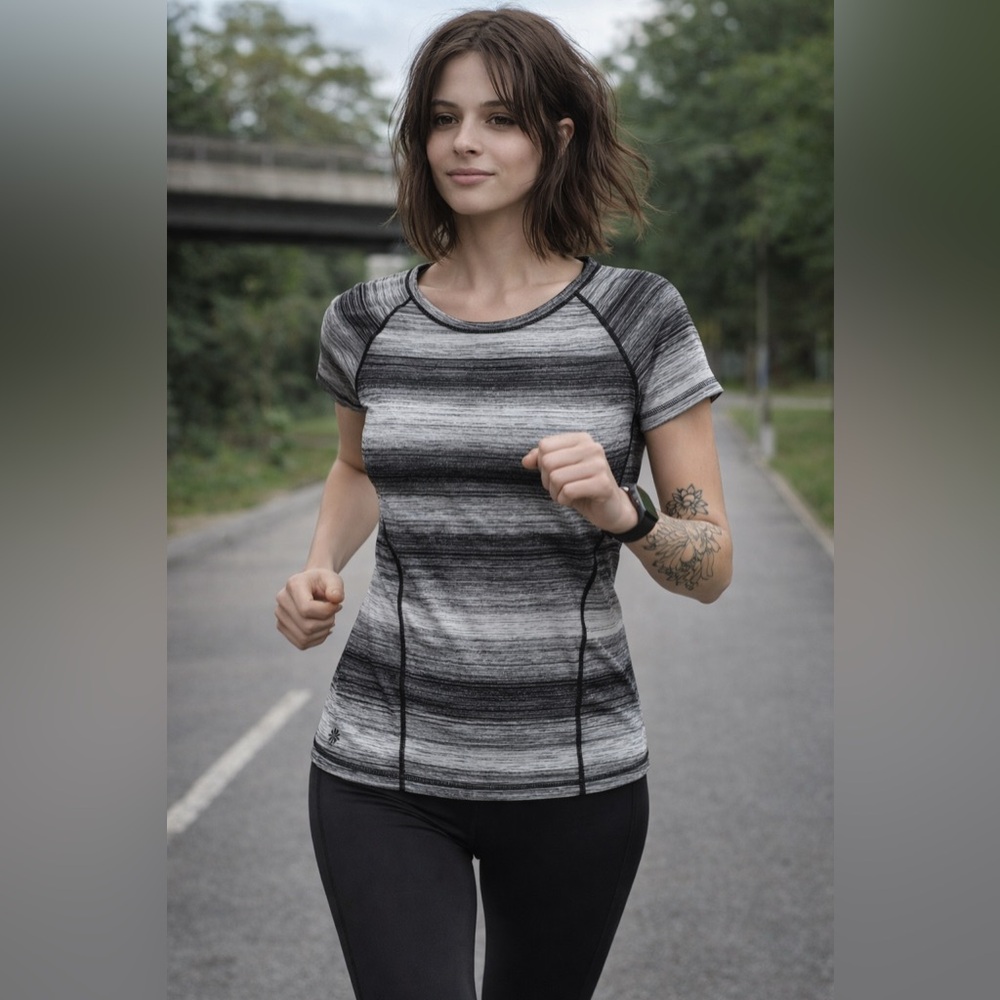 Athleta Black White Stripe Short Sleeve Athletic Workout Top Size Small